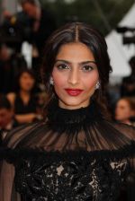Sonam_Kapoor at Cannes representing Chopard on 20th May 2012 (1).JPG